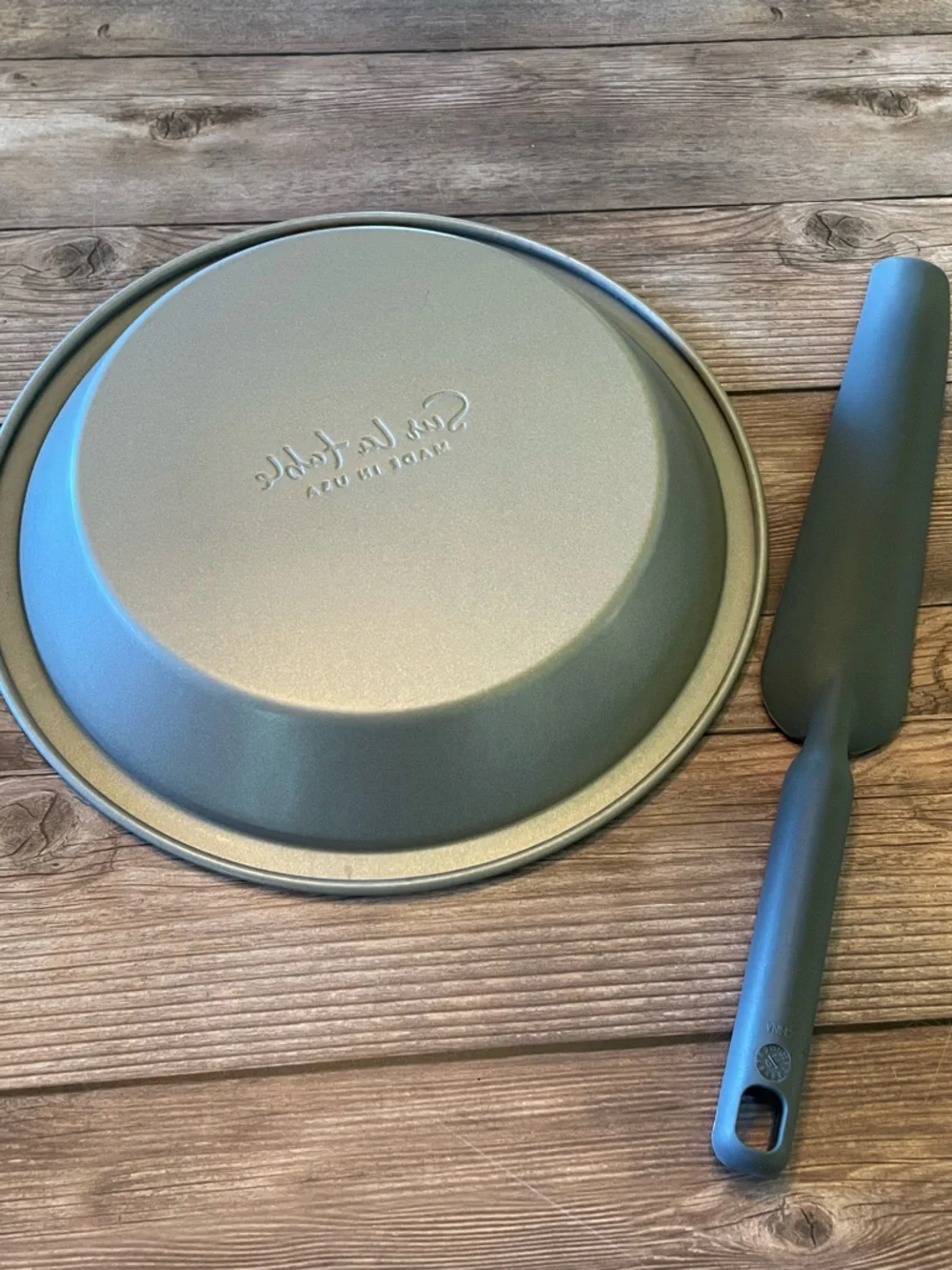 Sur La Table Pie Tin & Spatula